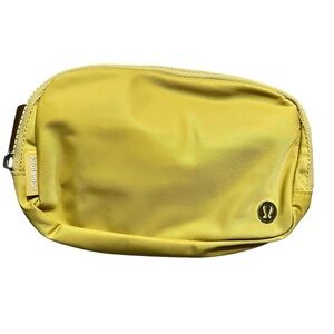 🩷NWT Lululemon Everywhere Belt Bag- Golden Sand